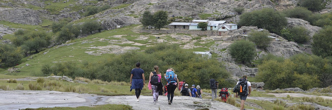 Trekking Cascadas Las Petacas | Acampar Trek